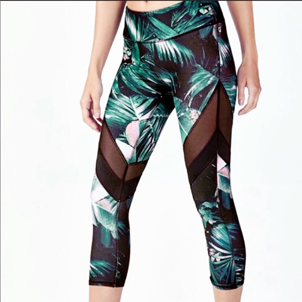 NWT Fabletics Brogan Mesh Capri